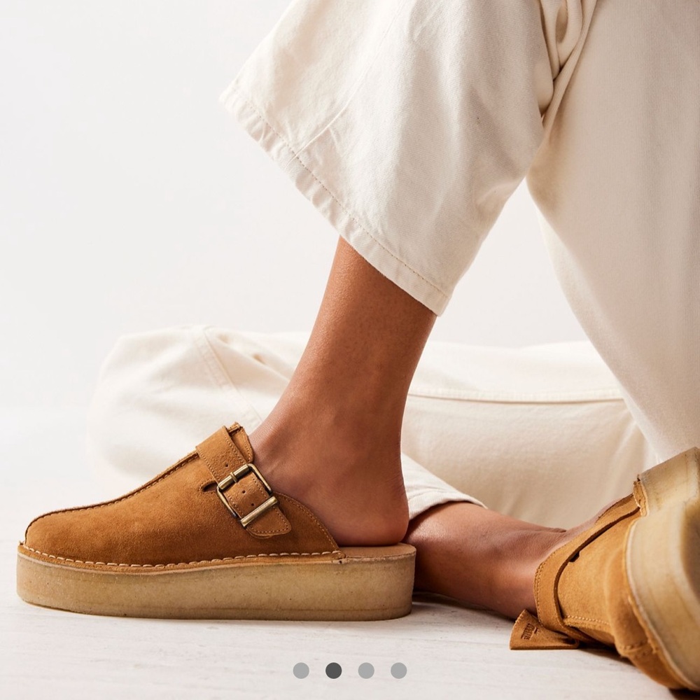 Clarks Originals Deseret Trek Wedge Tan Suede Mules